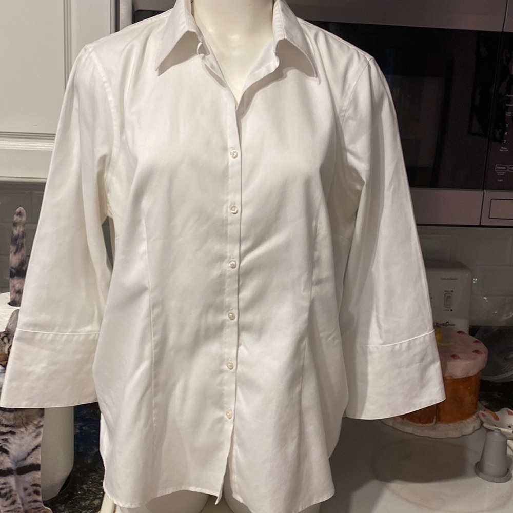 Z Lands End solid white 3/4 sleeve no iron regular size Oxford shirt XL. EUC